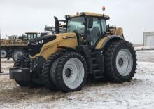4WD traktori Challenger 1038