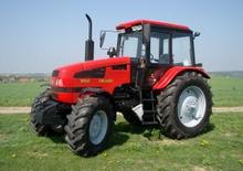 4WD traktori Belarus 1221