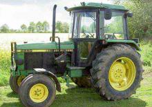 4WD traktori John Deere 2250