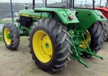 4WD traktori John Deere 2450