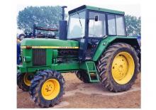 4WD traktori John Deere 3130
