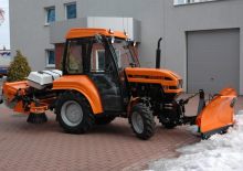 4WD traktori Pronar 320AMK