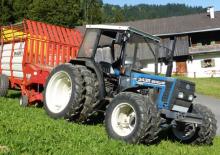 4WD traktori Ford-NH 3435 A
