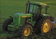 4WD traktori John Deere 4055