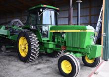 4WD traktori John Deere 4430