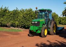4WD traktori John Deere 5076EN