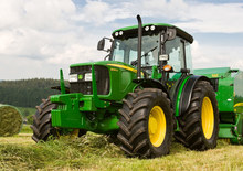 4WD traktori John Deere 5080 G