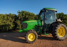 4WD traktori John Deere 5090EN