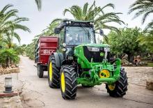 4WD traktori John Deere 5105GF