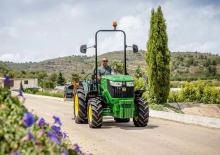 4WD traktori John Deere 5105GL