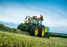 4WD traktori John Deere 5125R