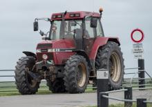 4WD traktori Case IH 5130 Maxxum Plus