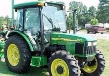 4WD traktori John Deere 5520