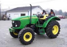 4WD traktori John Deere 5525