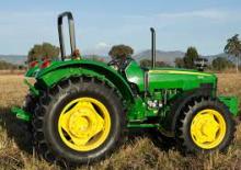 4WD traktori John Deere 5615 V
