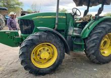 4WD traktori John Deere 5725HC