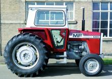 4WD traktori Massey Ferguson 590