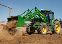 4WD traktori John Deere 6105J