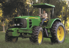 4WD traktori John Deere 6110 E