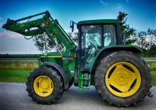 4WD traktori John Deere 6110 SE