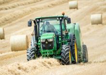 4WD traktori John Deere 6115MC