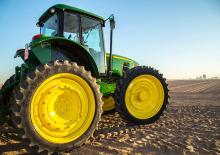 4WD traktori John Deere 6140J