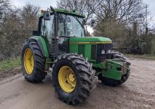 4WD traktori John Deere 6400