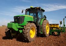 4WD traktori John Deere 6603