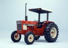 4WD traktori International Harvester 684