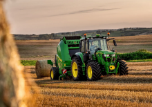 4WD traktori John Deere 6M 140