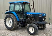 4WD traktori New Holland 7740