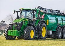 4WD traktori John Deere 7R 350