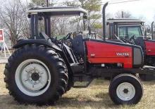 4WD traktori Valtra 800-4