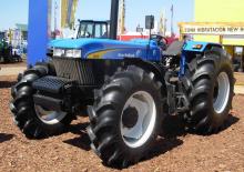 4WD traktori New Holland 8030