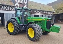 4WD traktori John Deere 8210