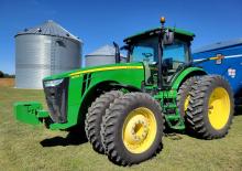 4WD traktori John Deere 8235R