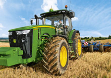 4WD traktori John Deere 8245 R
