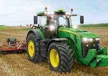 4WD traktori John Deere 8260 R