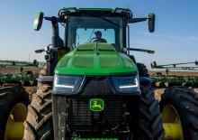 4WD traktori John Deere 8R 250