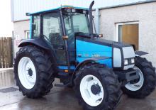 4WD traktori Valtra 900-4