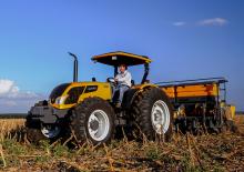 4WD traktori Valtra A750
