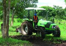 4WD traktori DEUTZ-FAHR Agrolux 70