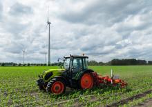 4WD traktori Claas Axos 230  