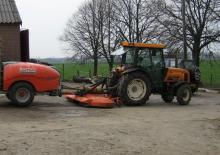 4WD traktori Renault Dionis 140