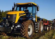 4WD traktori JCB Fastrac 3230-65 Plus