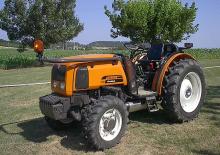 4WD traktori Renault Fructus 120