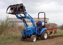 4WD traktori LS J27 Gear