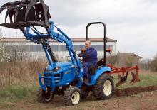 4WD traktori LS J27 HST