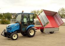 4WD traktori LS J27 HST