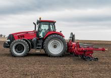 4WD traktori Case IH Magnum 240